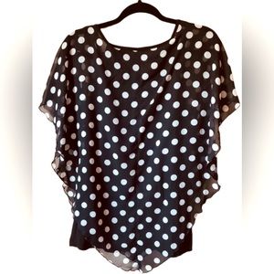 Cocomo Woman Polka-dots Top, Size: M,
Colors Black & White.